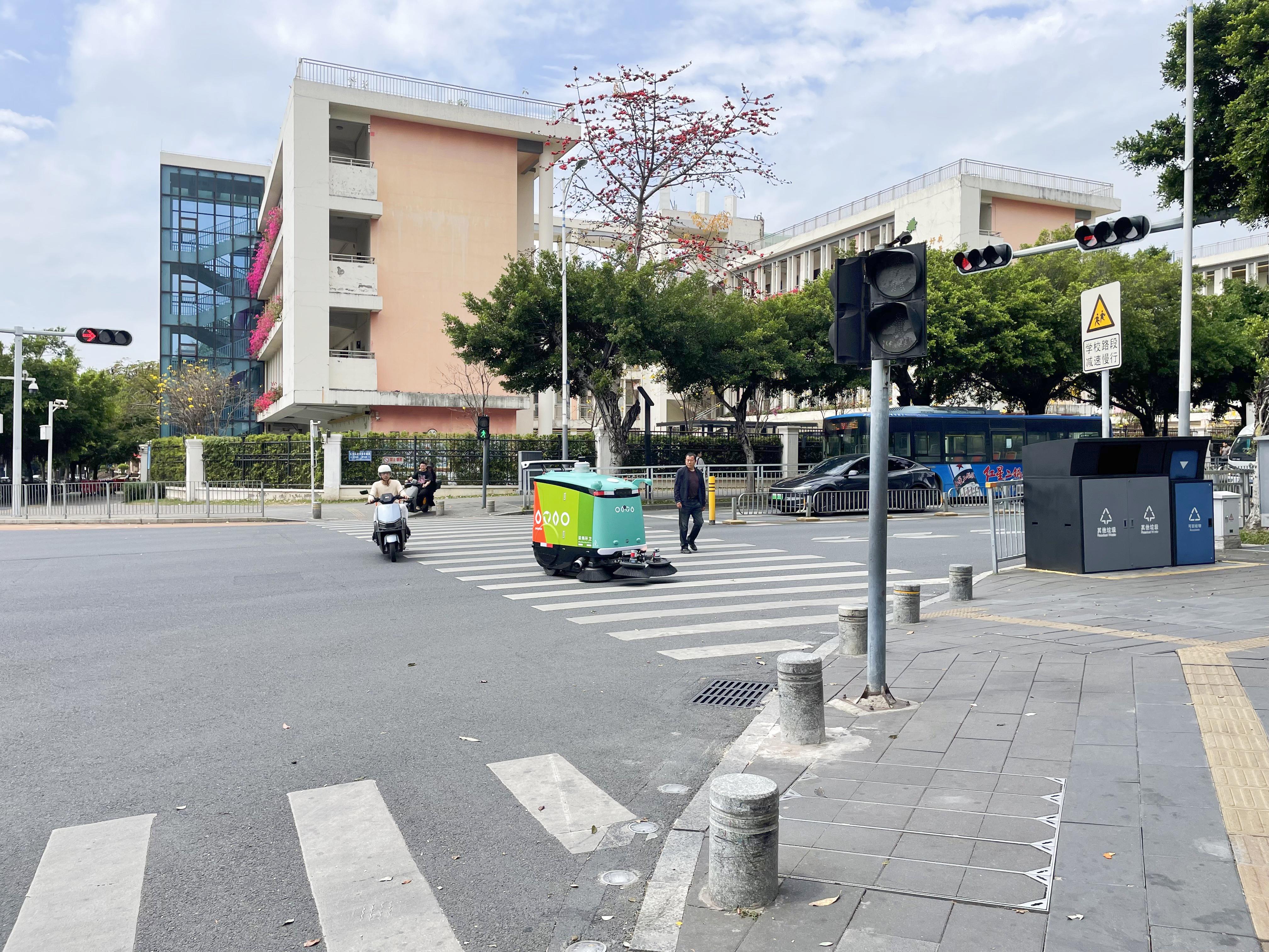 賽特智能創(chuàng)新“人地空”協(xié)同清掃模式，構(gòu)建智慧環(huán)衛(wèi)高效作業(yè)新范式