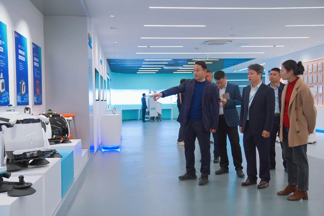 廣州市城市管理和綜合執(zhí)法局環(huán)境衛(wèi)生管理處領(lǐng)導(dǎo)一行蒞臨賽特智能走訪(fǎng)調(diào)研